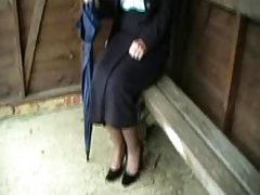 Porno filmai su gražių moterų vaikinai atėjo darbą, o ten ant stalo seksui