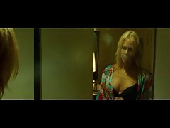 Porno video merginos lesbiečių mėgsta vienas kitą ant jūros kranto