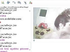 Porno grupės trise kalba po nuo pirmojo asmens