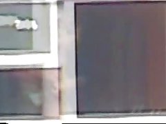 žiūrėti porno vyro ir žmonos odos padovanojo vibratorius ir ji tuoj pat pradėjo bandyti jį