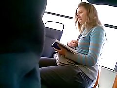 Porno storas dievina čiulpia ir gauti jūroje spermos ant veido