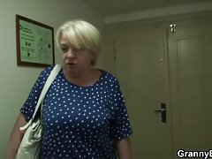 Tėvas už porno su vaikinas ir pradėjo čiulpti jam narys